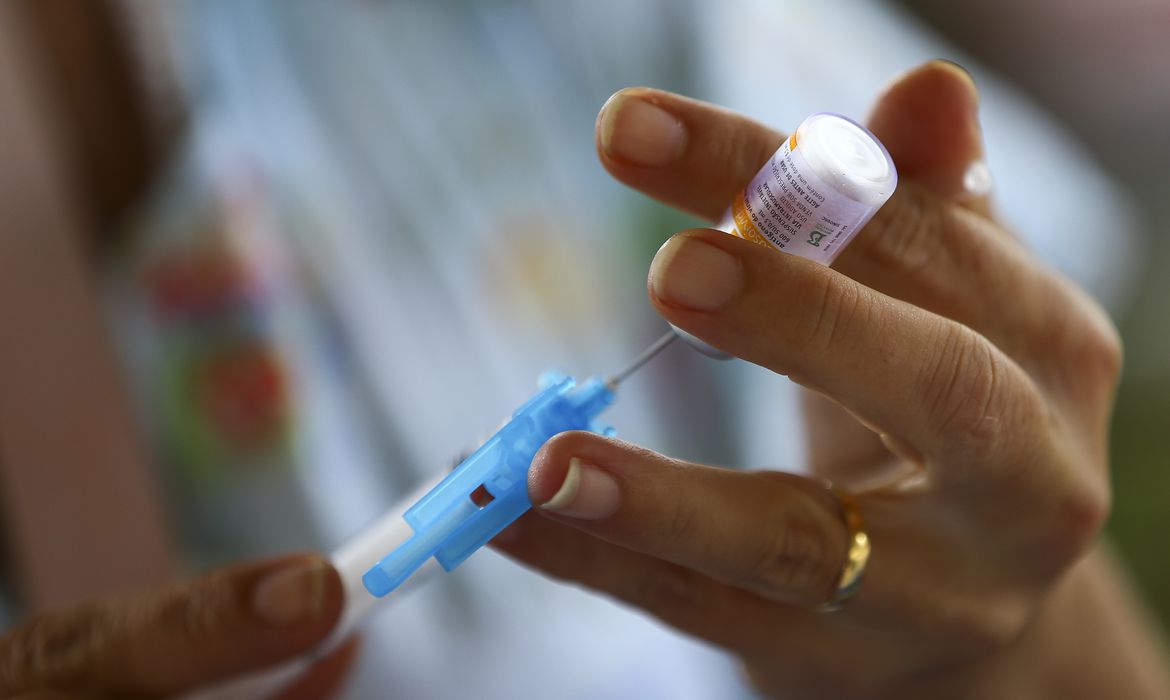 Covid-19: Distrito Federal vacinará adolescentes de 14 e 15 anos