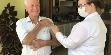 Covid-19: Rio vacina hoje idosos com 90 anos ou mais