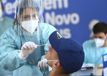 Síndrome respiratória aguda grave apresenta sinais