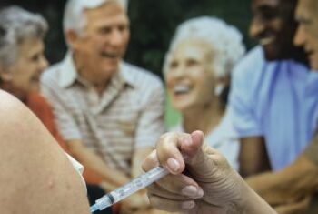 Covid -19: Rio vacina hoje idosos a partir de 71 anos