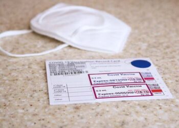 Fiocruz: passaporte vacinal e máscara são fundamentais para reabertura