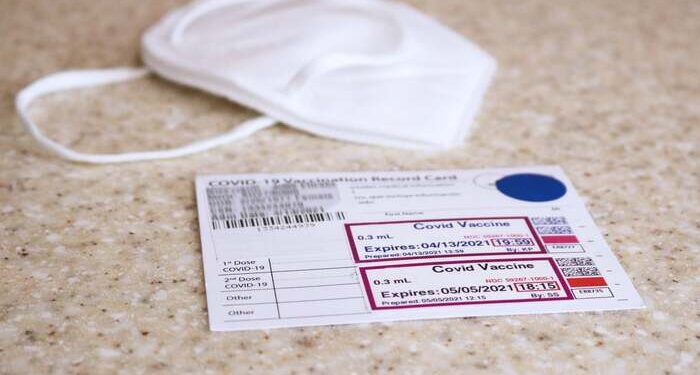 Fiocruz: passaporte vacinal e máscara são fundamentais para reabertura