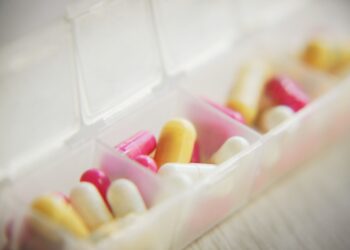 Descubra os cuidados que deve ter ao fazer uso contínuo de remédios